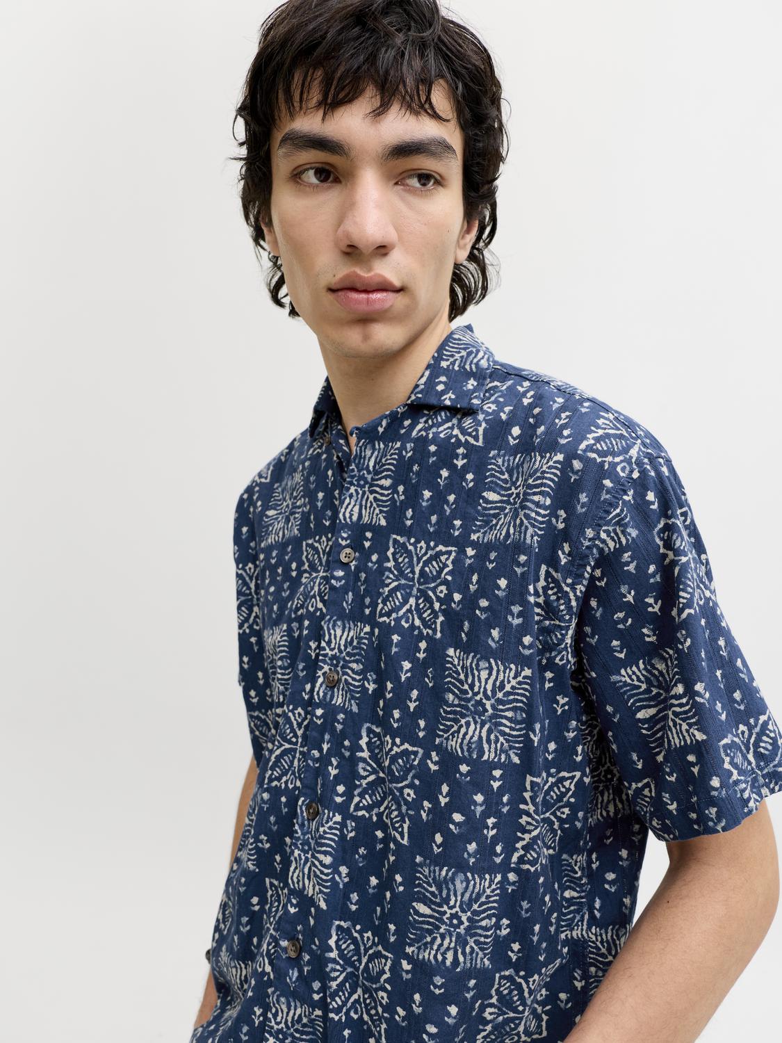 JPRBLULYON PRINT DOBBY S/S SHIRT
