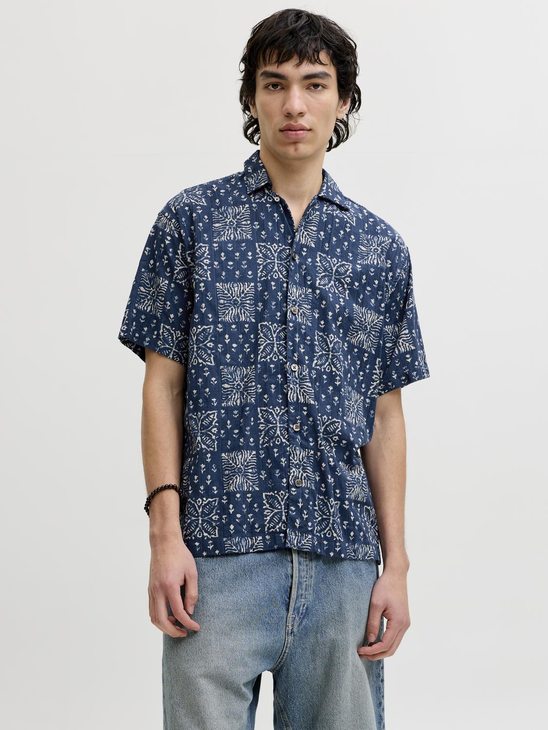 JPRBLULYON PRINT DOBBY S/S SHIRT